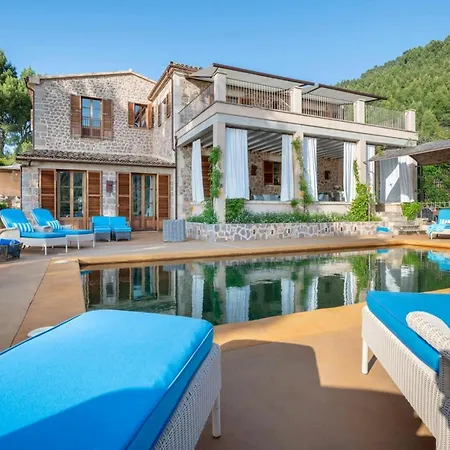 Inviting With Private Pool Holiday home *