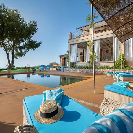 Inviting With Private Pool Holiday home