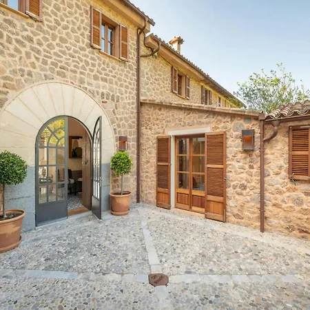 Inviting With Private Pool Holiday home *