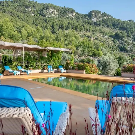 Inviting With Private Pool *